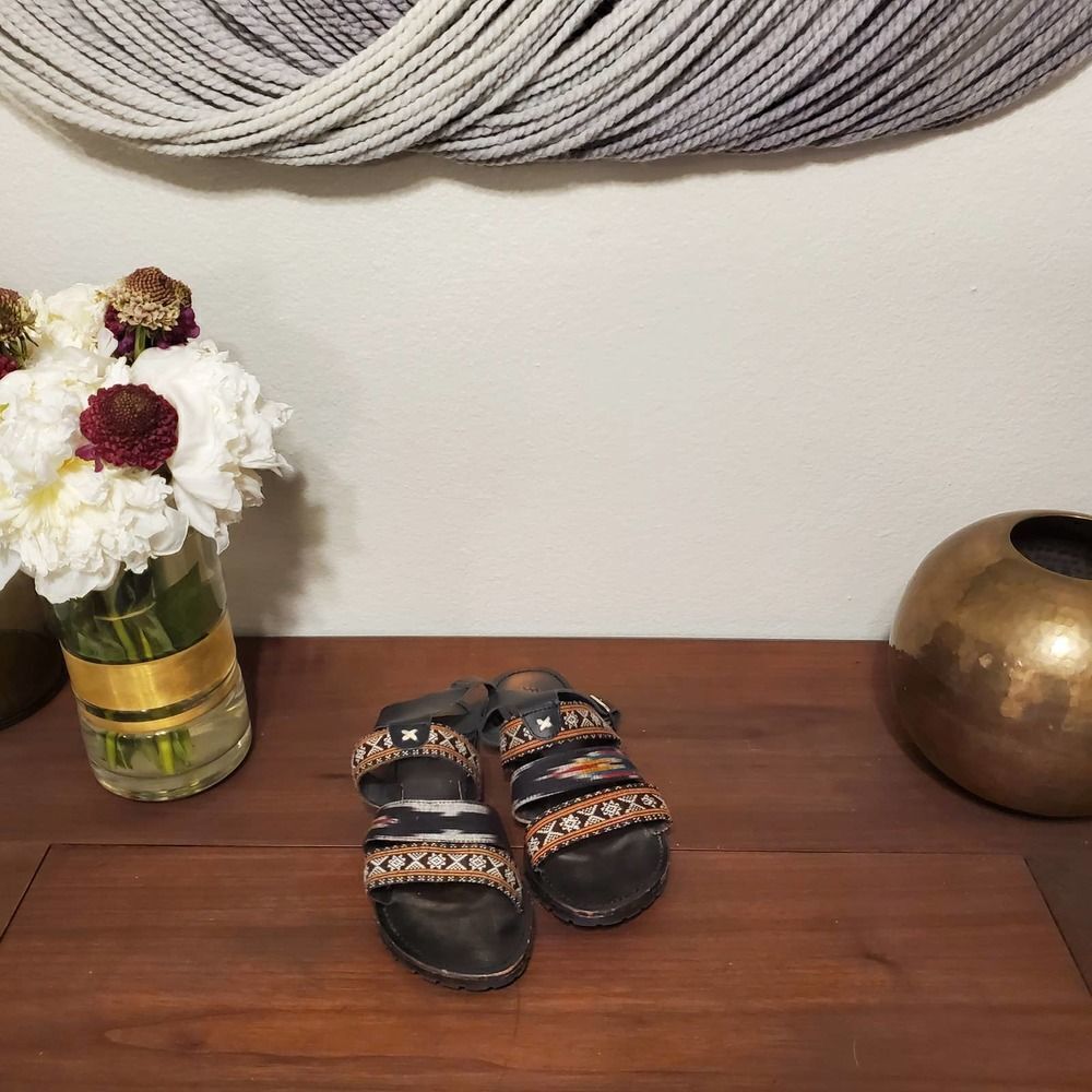 Free People Aztec Print Strappy Sandals Sz 37